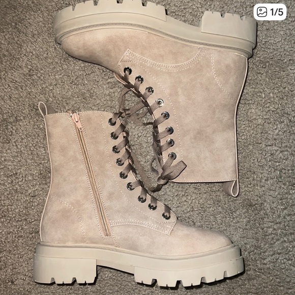 BRAND NEW DOLCE VITA TAN COMBAT BOOTS. SZ 8 - Picture 1 of 4